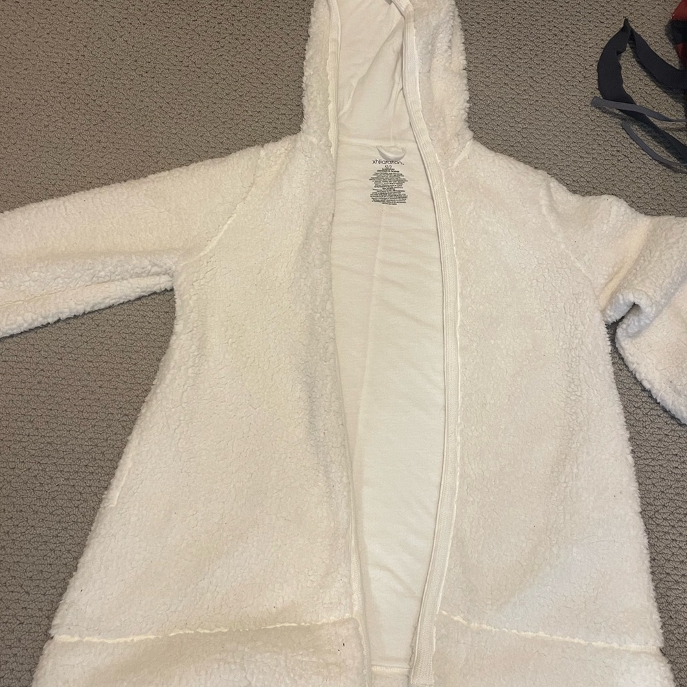 Xhilaration White Fluffy Robe/Loungewear